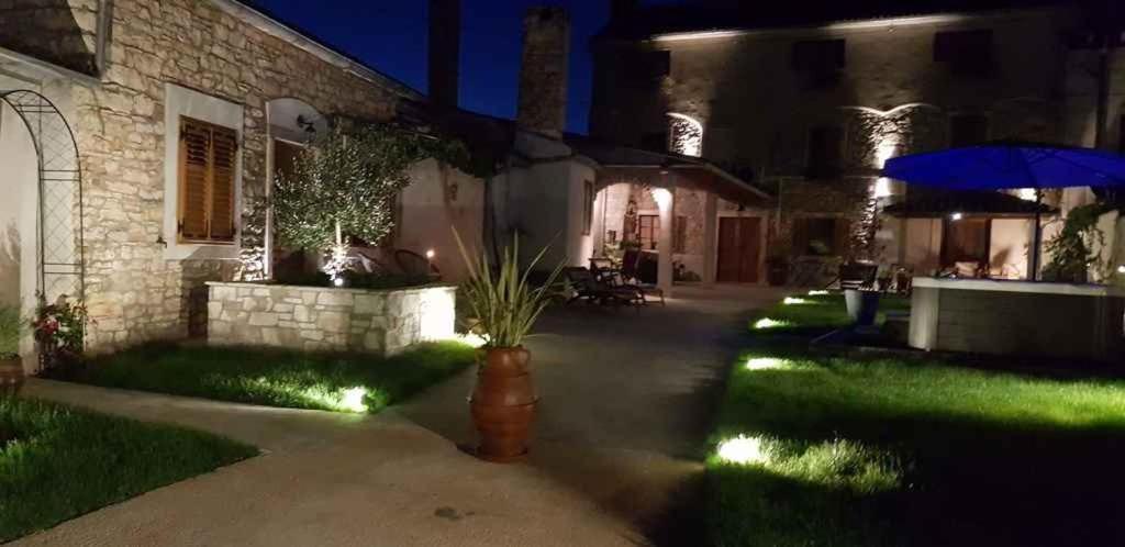 Apartman In 33579 Pula
